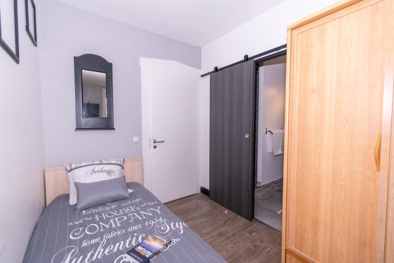Private & Comfortable Apartments Puttelange-aux-Lacs Exterior photo